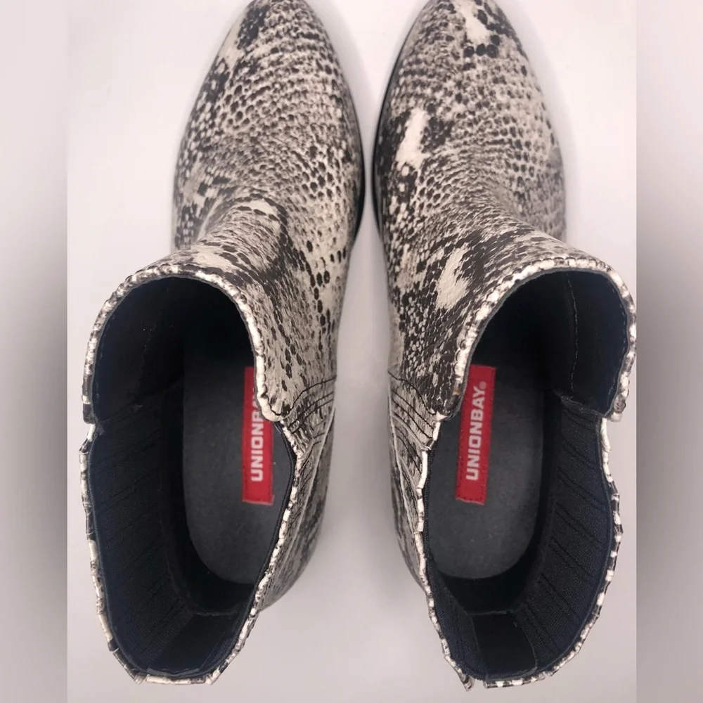 Union Bay Faux Snake Print Almond Toe Black and White Slip On Boot Size 6M NWT